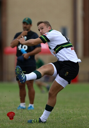 Van der Bank skop Nelspruit Rhinos Tuks-halfeindstryd