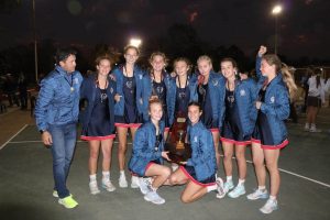 Menlo vir die tweede jaar onoorwonne by Irene Seymore-netbaltoernooi