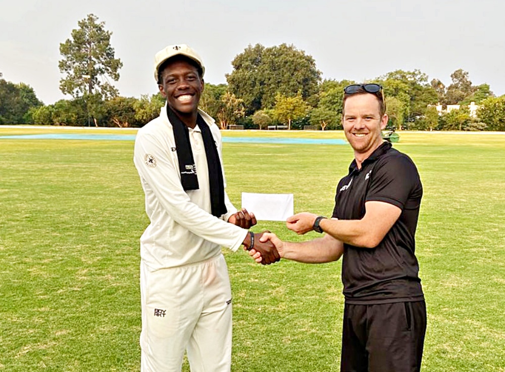 Munawa bats Hilton to victory, Malek hits back-to-back centuries for Clifton