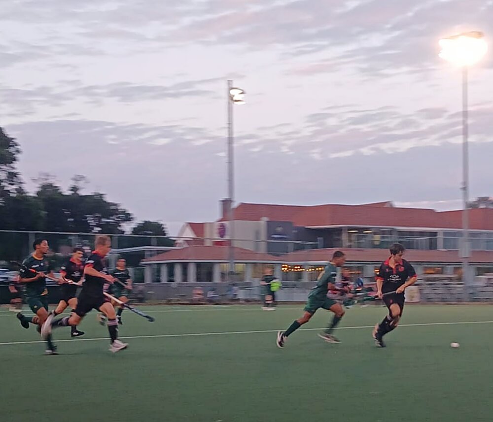 Glenwood pushes Clifton to the brink in rollercoaster draw